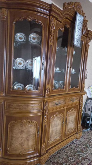 Продается красивая стенка для гостинной!