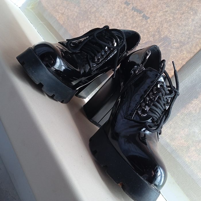 Продам полуботиночки