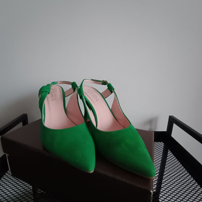 Pantofi Alura cu toc, decupați,din piele întoarsă verde