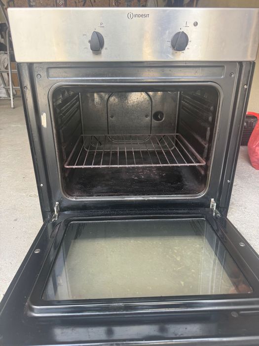 Фурна за вграждане Индезит
