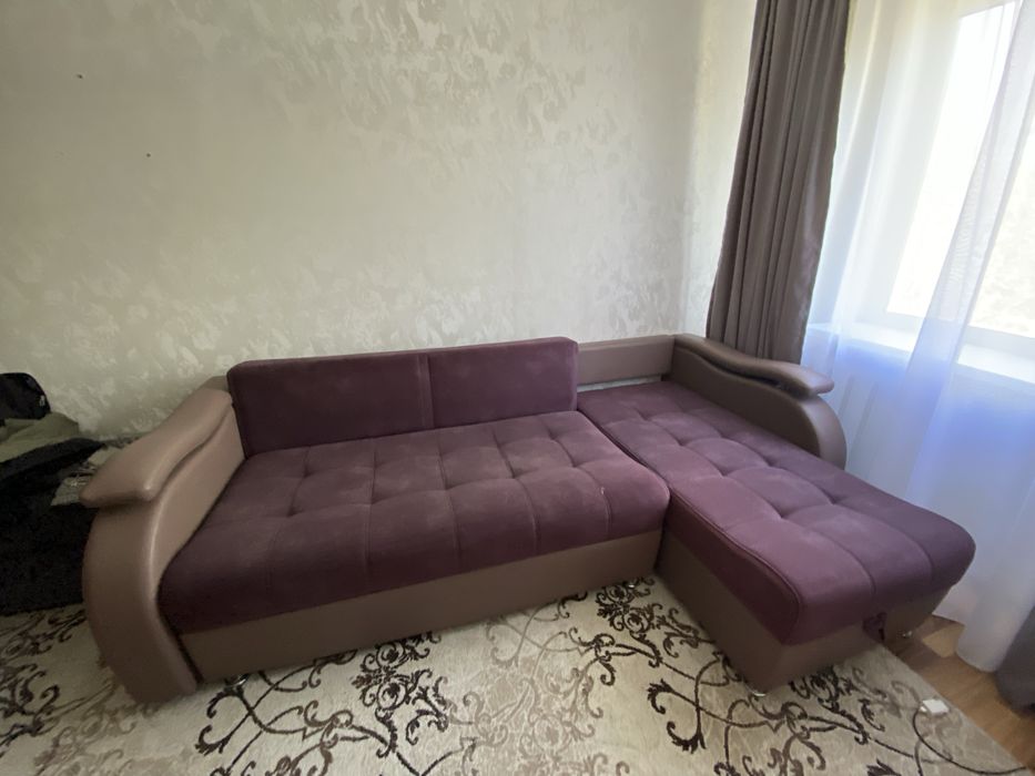 Продам диван практически новый