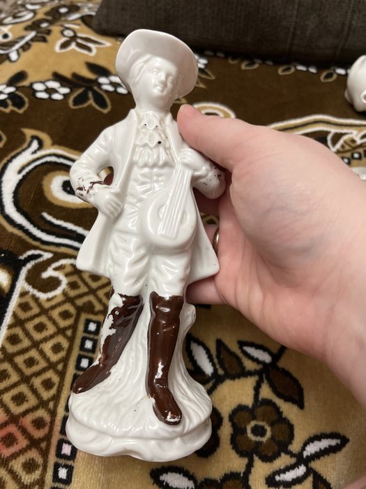 Фарфоровые статуэтки