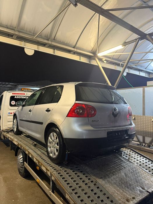 Dezmembrez vw golf 5 1.6 fsi 2008