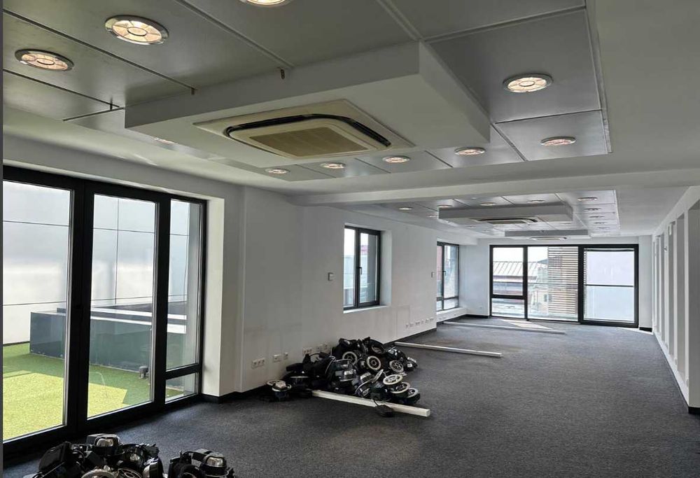 Дава се под наем Офис в Варна, Център - 500 кв.м за 7500 € - Снимка #10