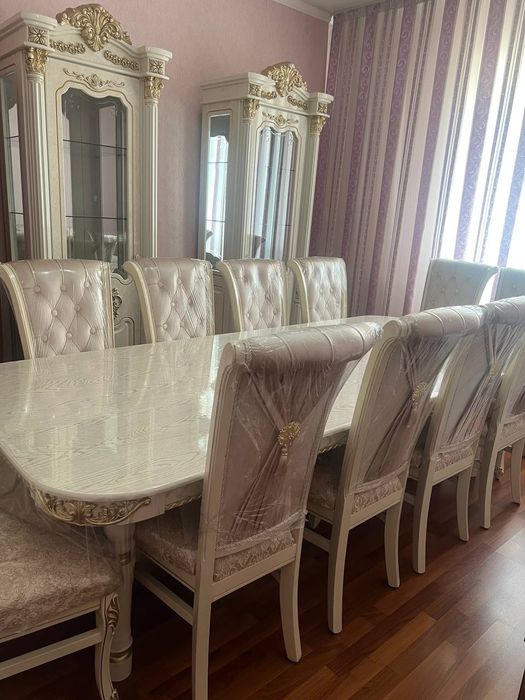 Стол стул сотилади