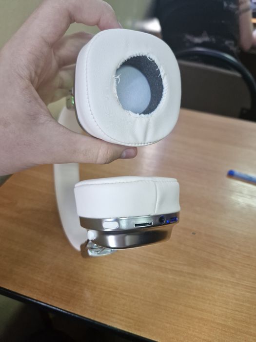 Наушники по блютузу