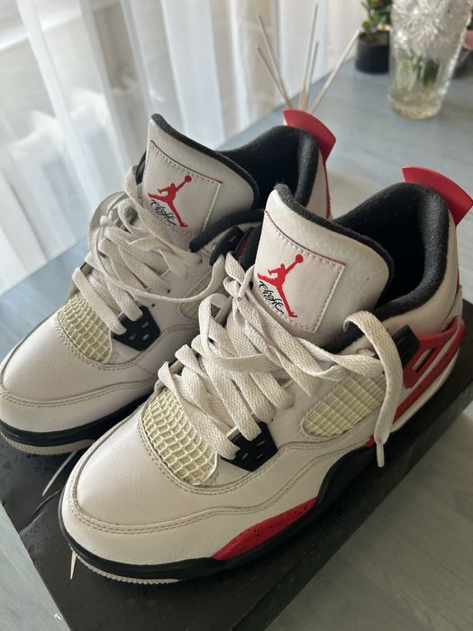 Vand Jordan 4 Retro Red Cement