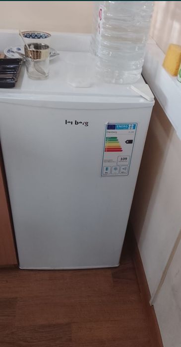 Продам мини холодильник