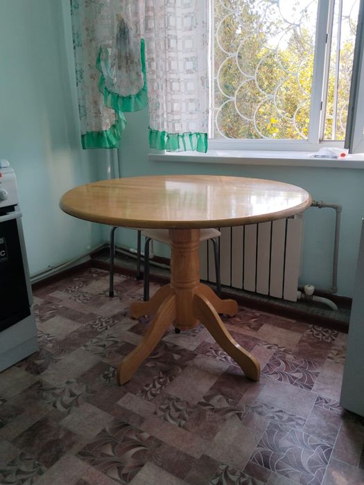 Продам стол круглый...