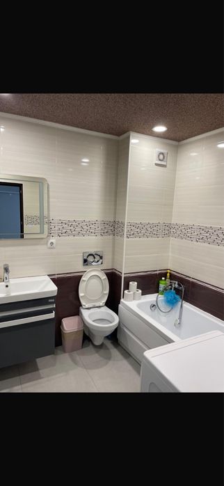 persoana fizica vand ap 3 camere 76 mp utili