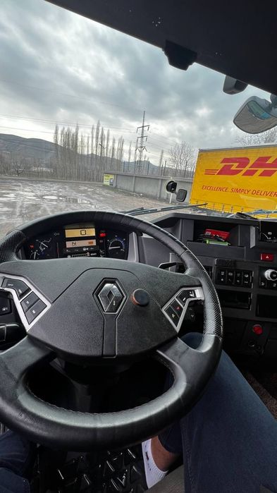 Продается грузовик в хорошем состоянии RENAULT/ KAESSBOHRER мега