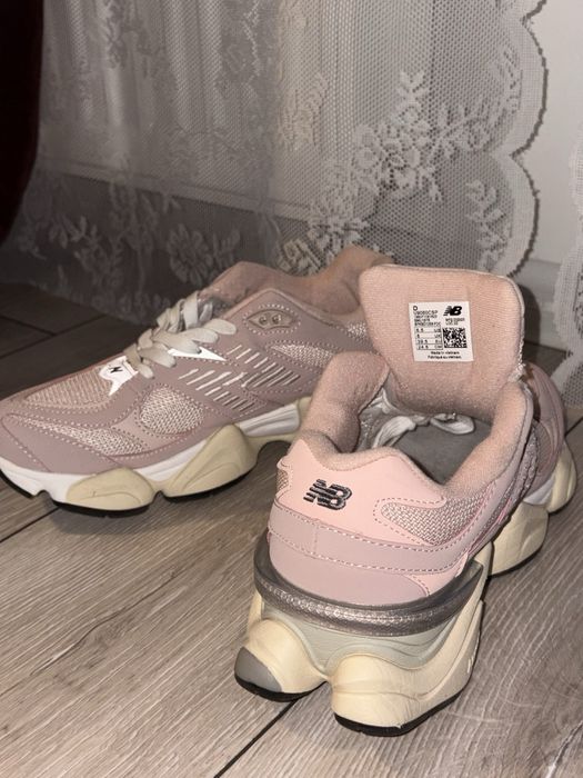 New Balance 9060