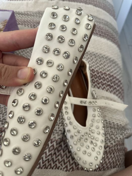 Белый балетка тастарымен сатылады