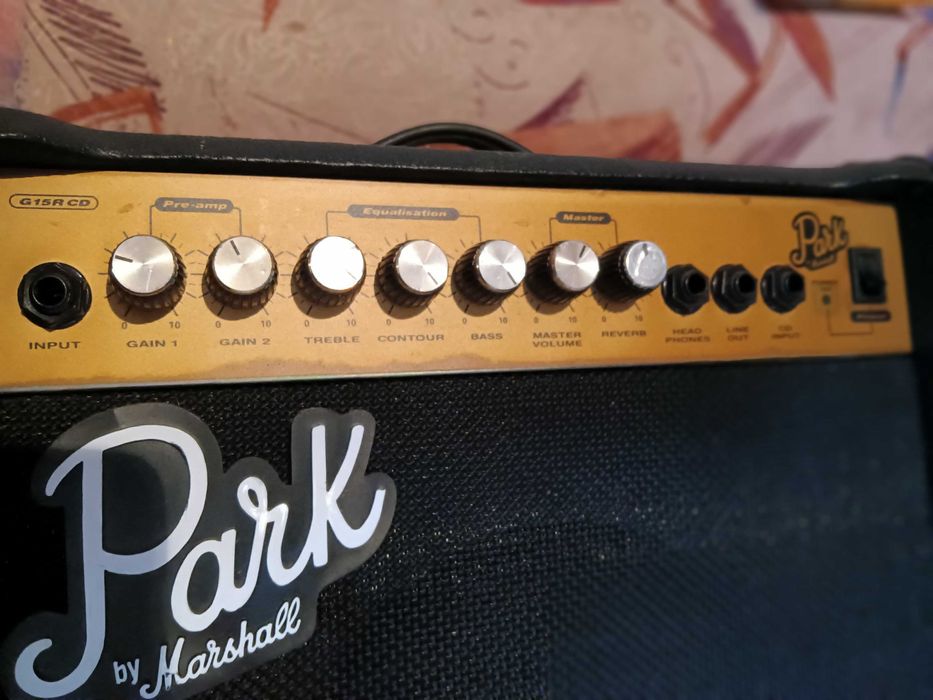 Кубе за китара марково, може с вградени ефекти, може комплект с китара