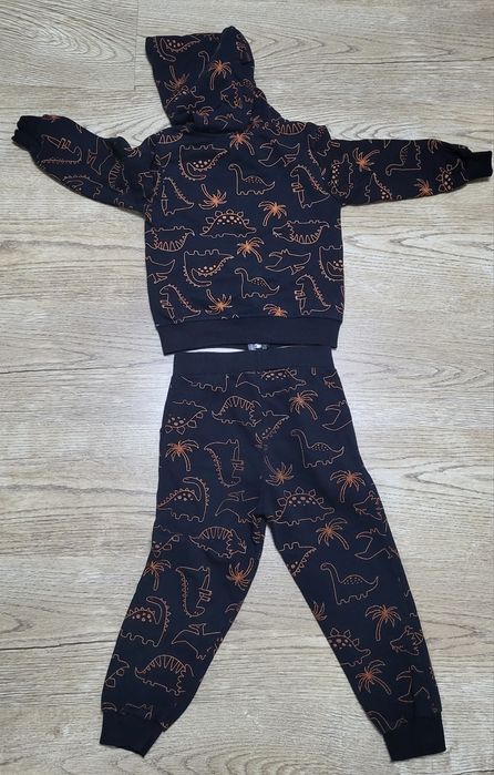 Костюмы спортивные