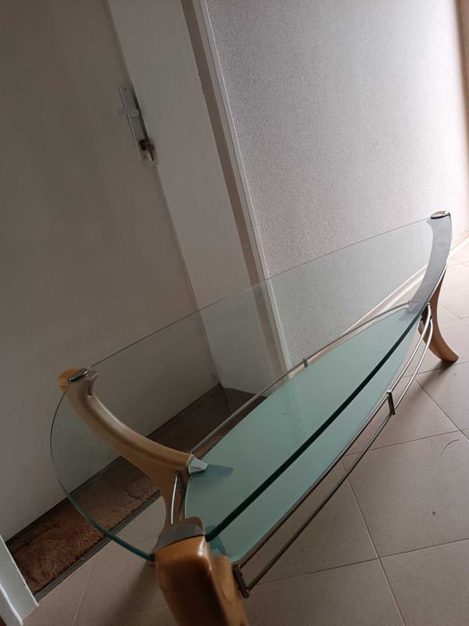 Стъклена холна маса