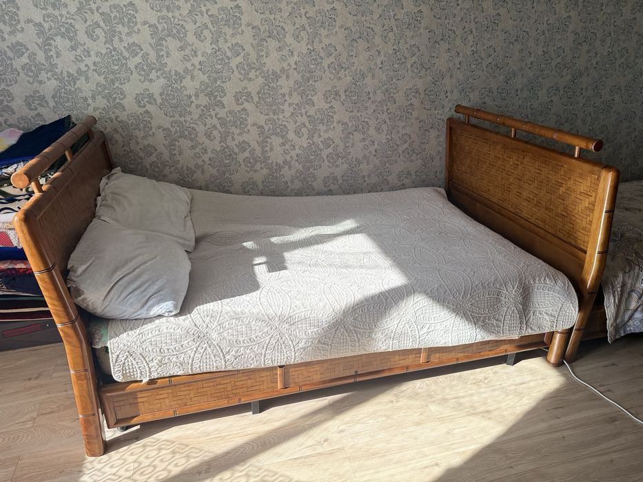 1,5 спальные кровати с матрасом