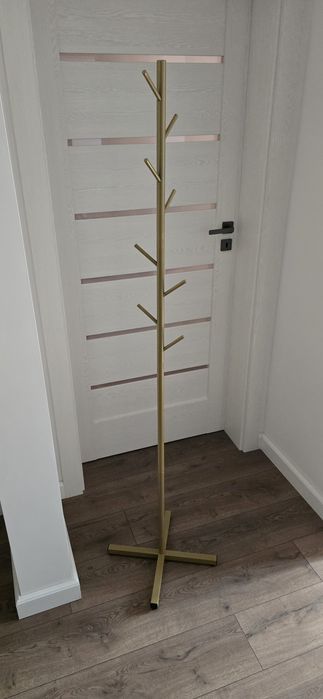 Vând Cuier Metalic Crem