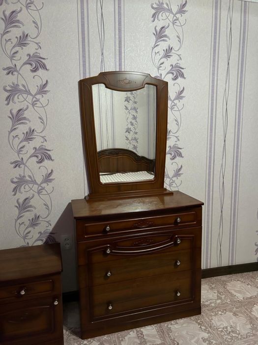 Продам спальный гарнитур