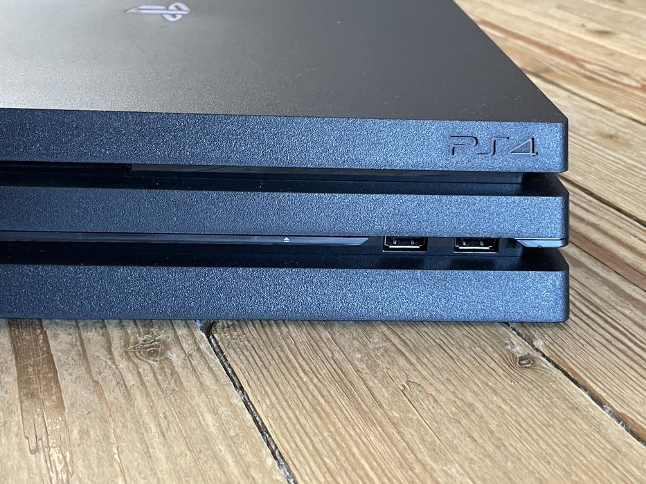 Playstation 4 pro CUH-7216, impecabil, modabil