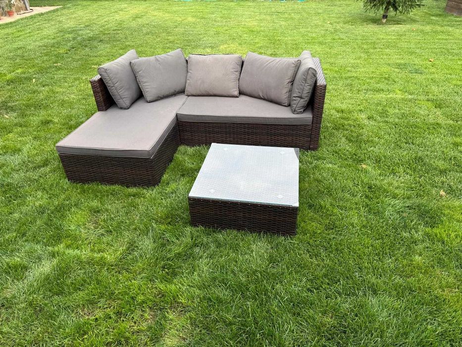 De vanzare coltar de gradina din ratan marca Lidl