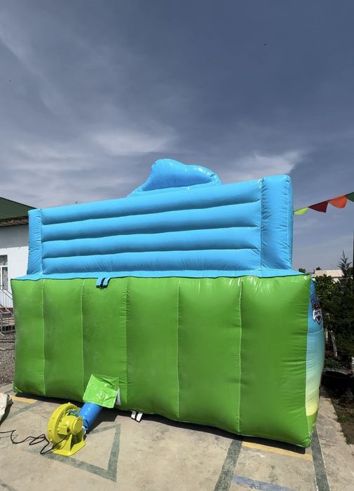 Надувной батут..