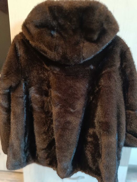 Чисто НОВО меко палто с качулка - уникално