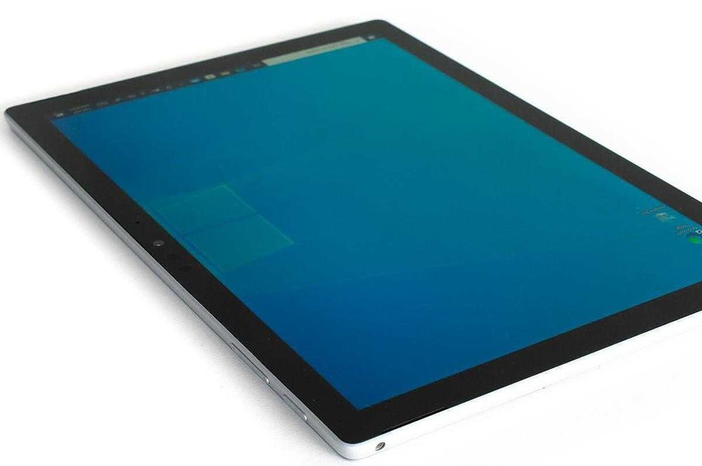 Таблет Microsoft Surface Pro 3 12"(2K) i5-4300U/4GB/128GB SSD/W10