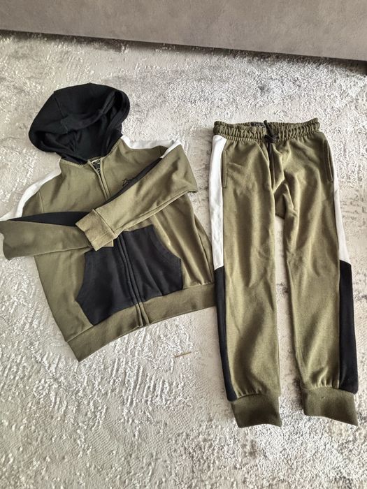 Продам детские вещи