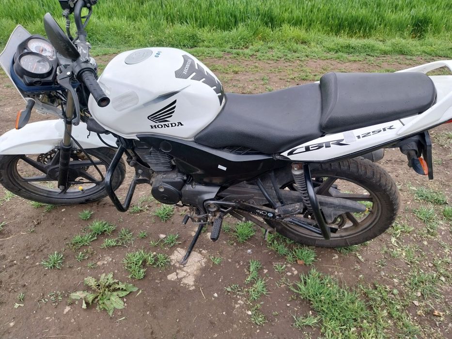 Vând honda cbf 125