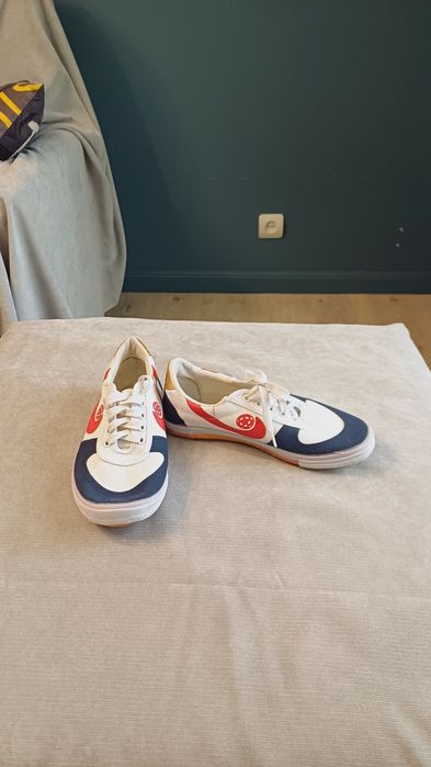 Кроссовки летние