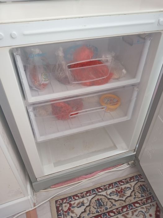 Холодильник сатылады срочна