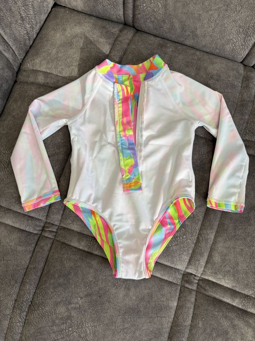 Купальник для девочки.  Яркий, красочный