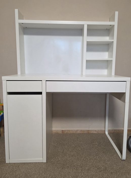 Бюро Micke с надстройка