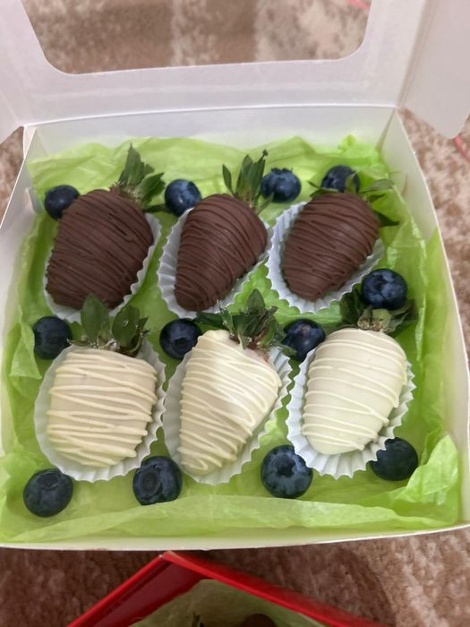 Клубника келді шоколаде