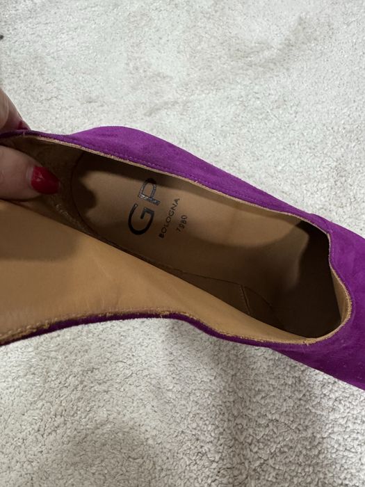 Червени и лилави боти естествен велур