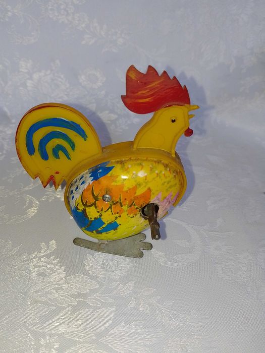 Стара Ламаринена Играчка с механизъм и Ключ. Работи