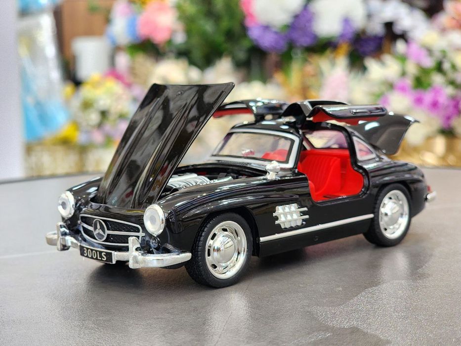 Mercedes Benz 1:32 o'yinchoq mashina