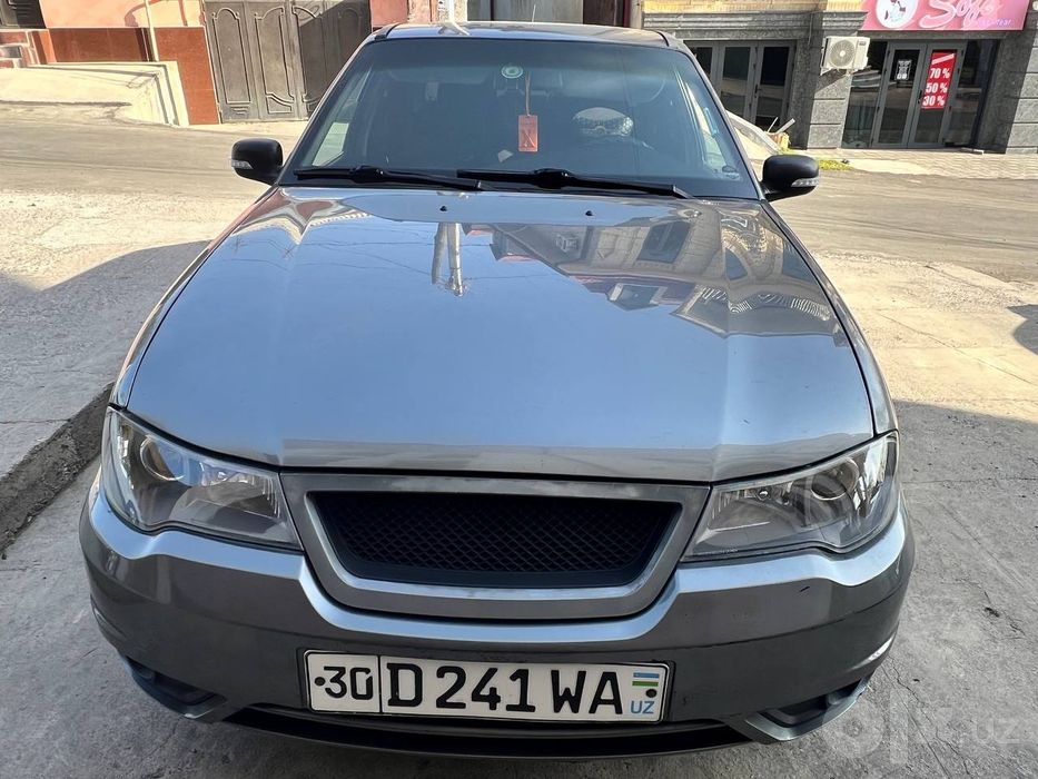 Srochni mashina sotiladi