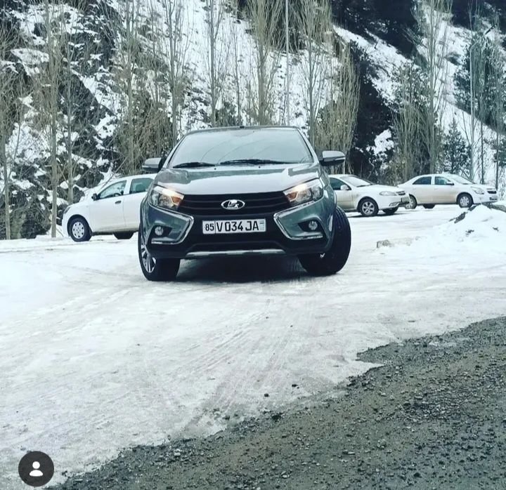 Мошин сотилади Lada Vesta Cross 1.8