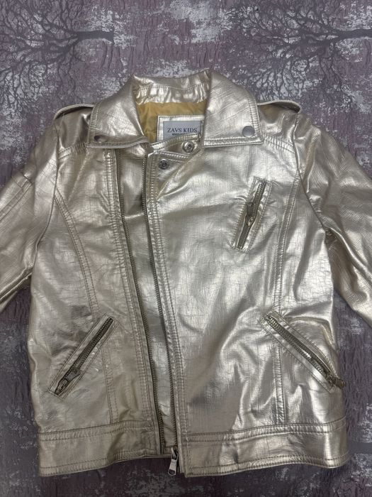 Джинсовка золотого цвета