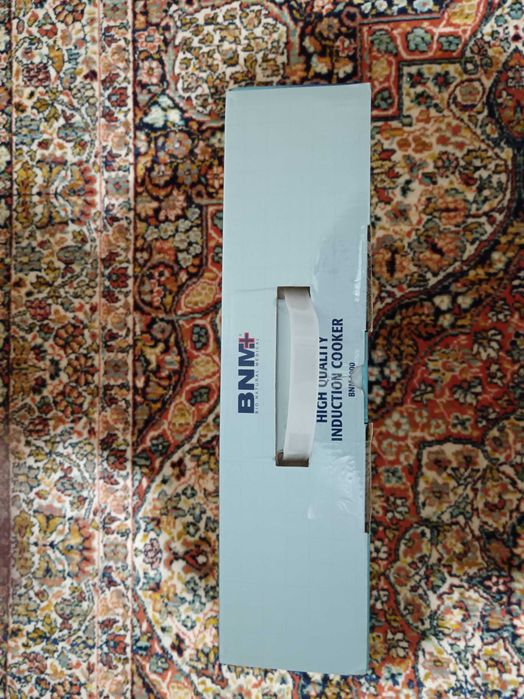 Vând plită cu inducție BNM+ BNM‑9000, complet nouă, sigilată.