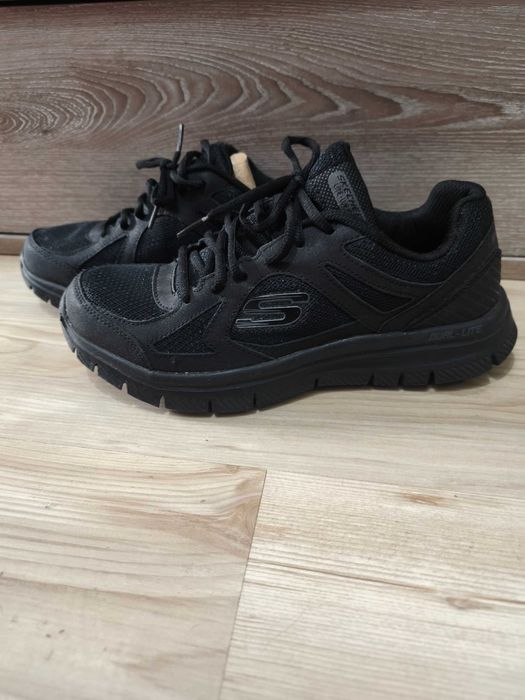 Продавам нови маратонки