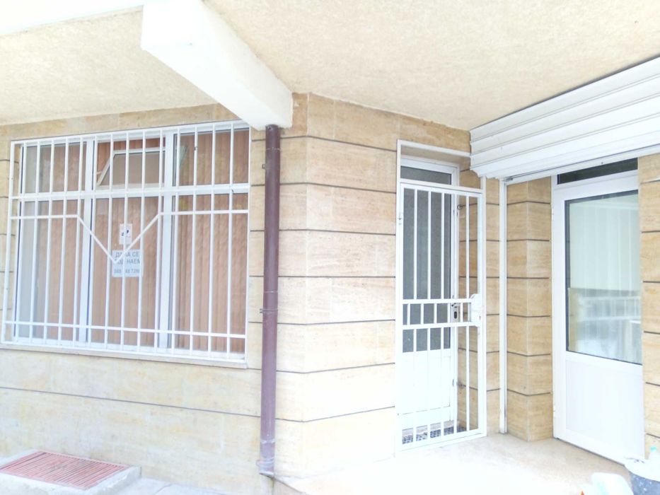 Дава се под наем Офис в Варна, Левски - 32 кв.м за 255 € - Снимка #4