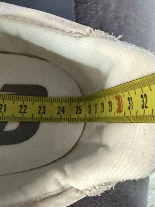 New Balance 327 gri deschis cu logo bej piele intoarsa marimea 40 noi