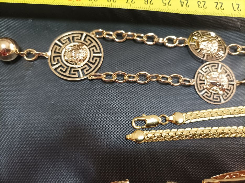 Синджири, гривни, пръстени, монети