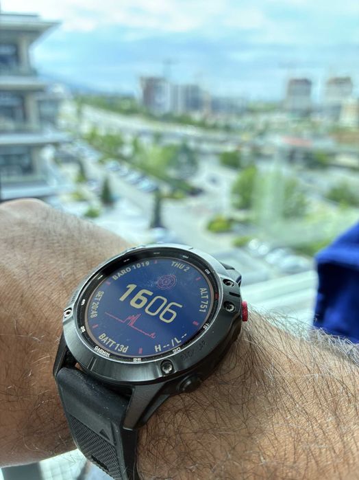Продавам смарт часовник Garmin Fenix 6 PRO Solar