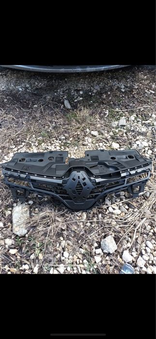 Grila ornament bara fata Renault Clio 4-