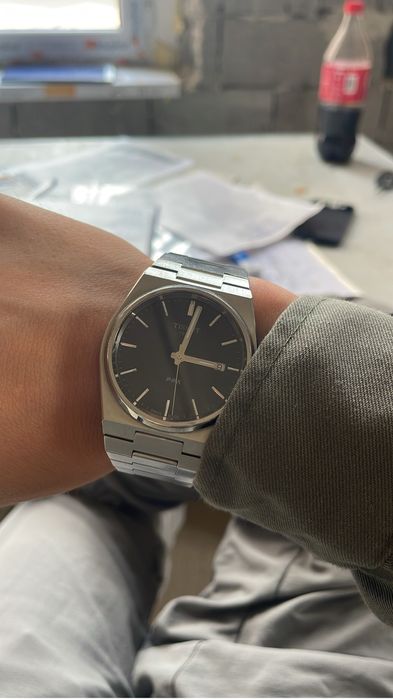 Часы кварцевые Tissot сталь