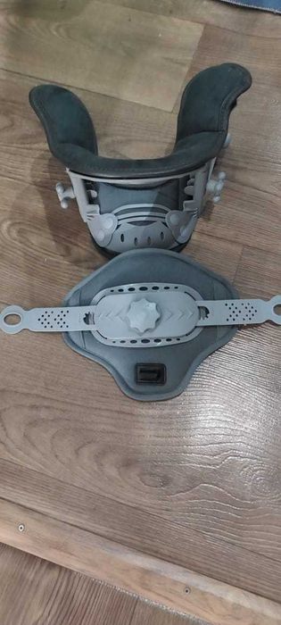 Ортопедический шейный воротник